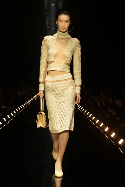 Look 12